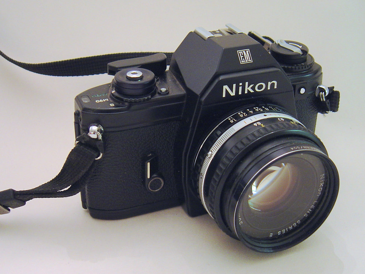 Nikon EM